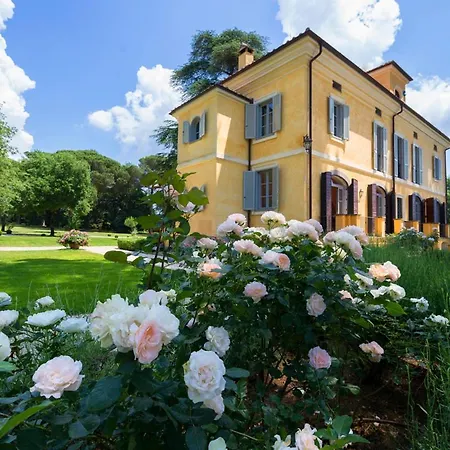 Holiday home Querce D'orlando Chateau Sleeps 14 With Pool And Wifi Capranica