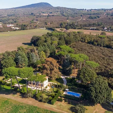 Holiday home Querce D'orlando Chateau Sleeps 14 With Pool And Wifi