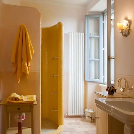 Querce D'orlando Chateau Sleeps 14 With Pool And Wifi Holiday home *