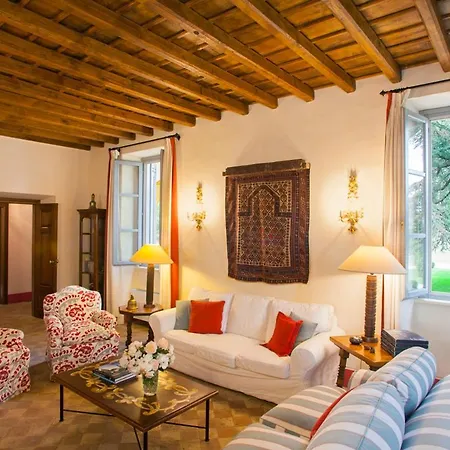 Holiday home Querce D'orlando Chateau Sleeps 14 With Pool And Wifi Capranica
